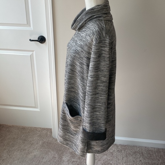 Liz Claiborne Women’s XL Cowl Neck Shirt - Picture 2 of 3